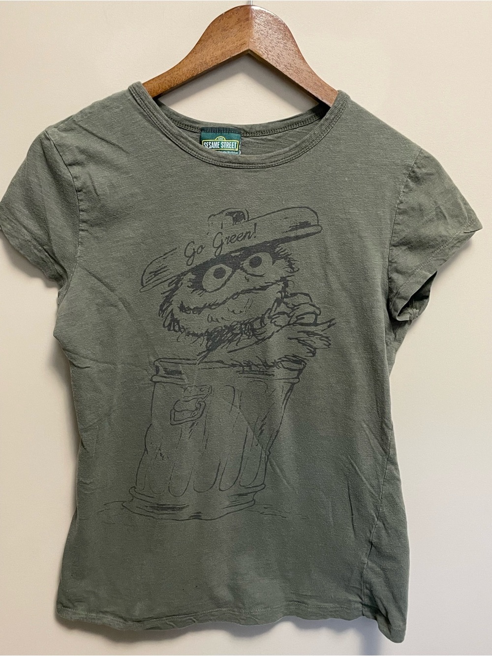 Sesame Street Oscar the Grouch Tee Girls XL
